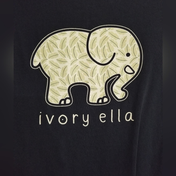 ivory ella Tops - Ivory Ella Elephant Tshirt